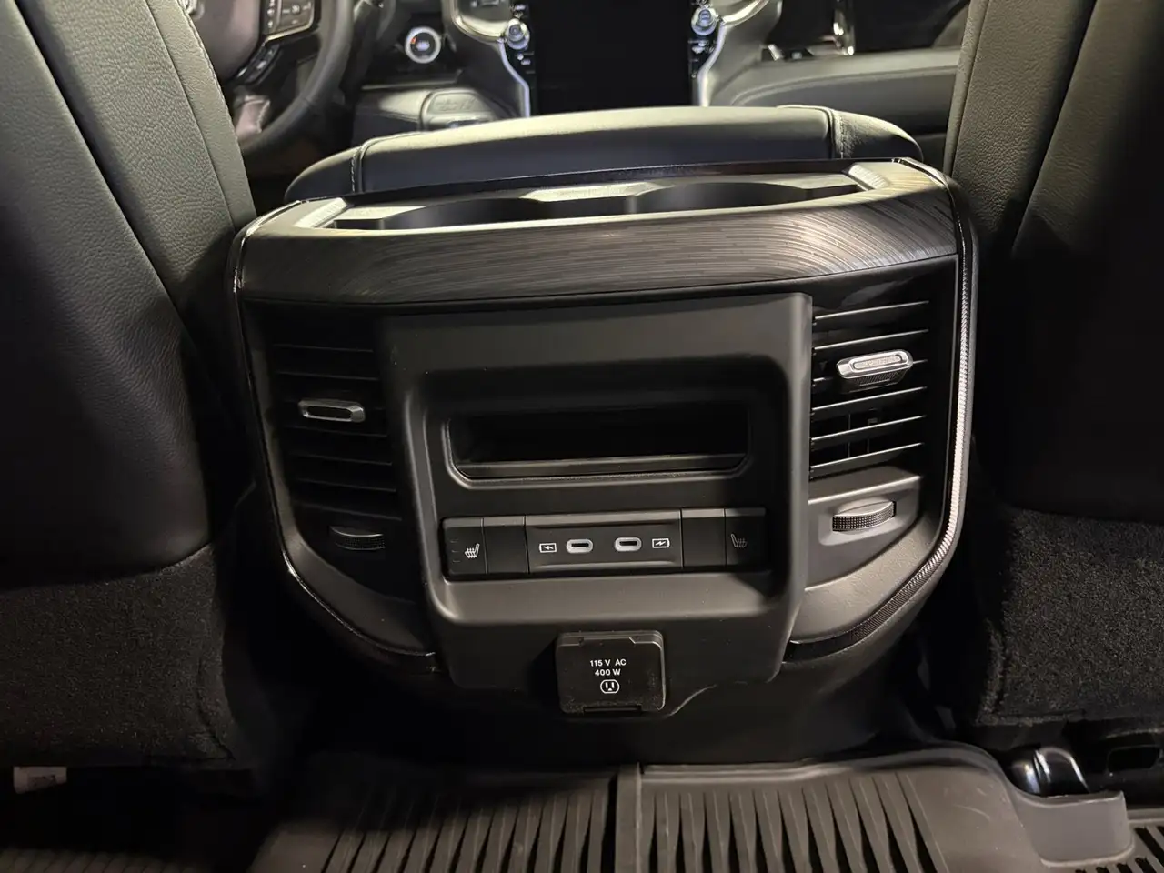 RAM 2500 снимка RAM 2500