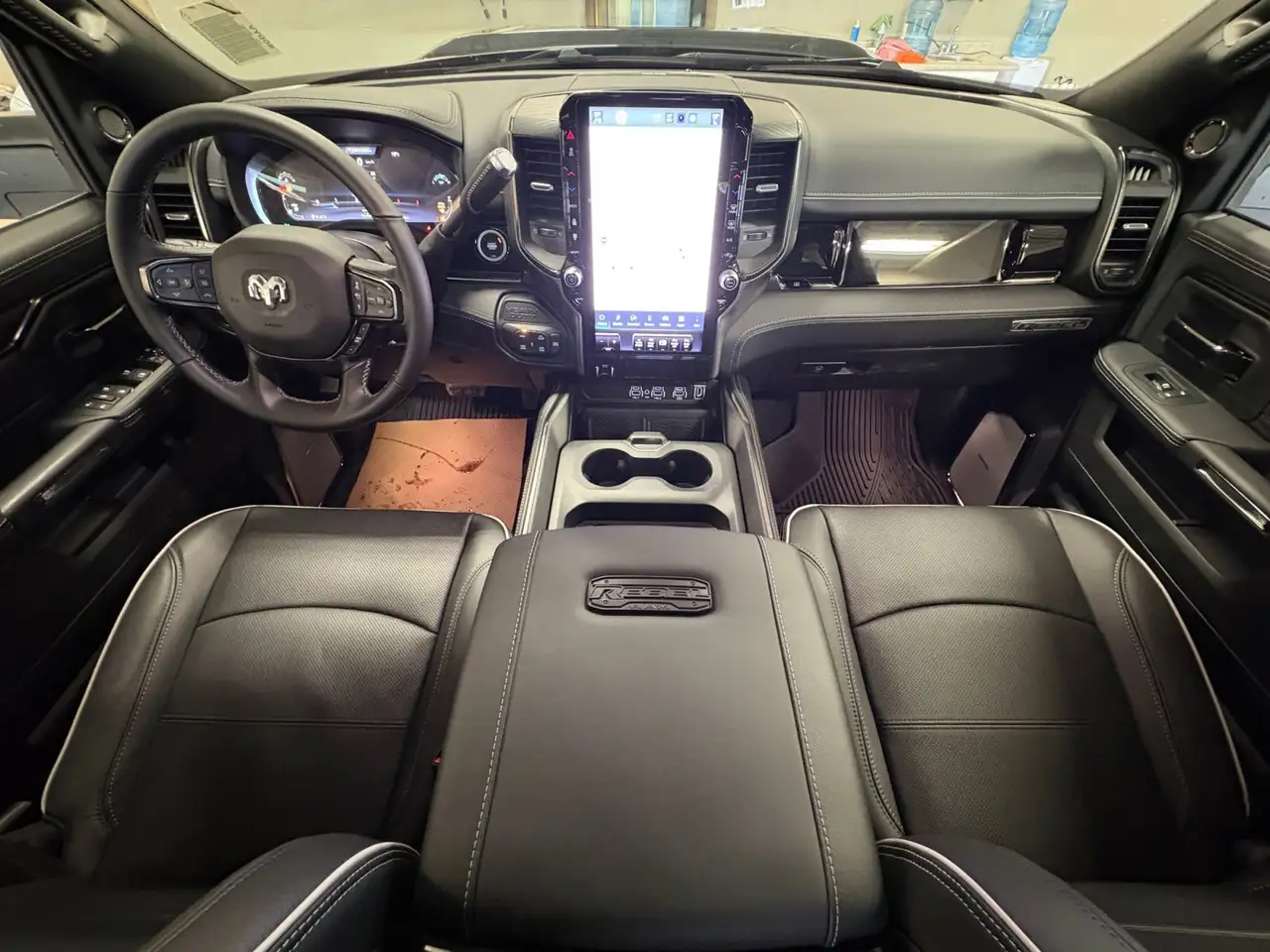 RAM 2500 снимка RAM 2500