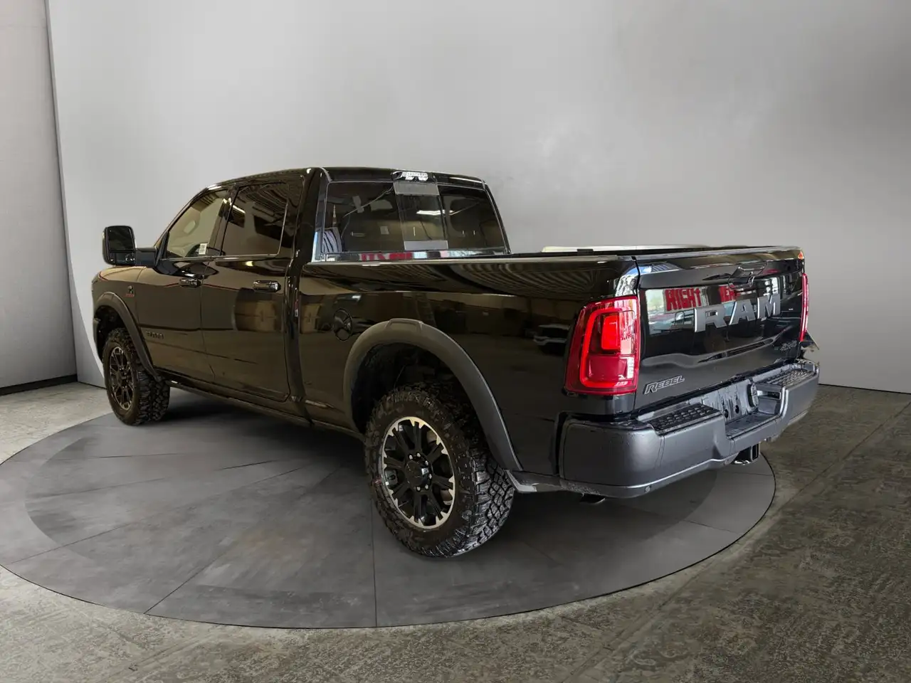 RAM 2500 снимка RAM 2500
