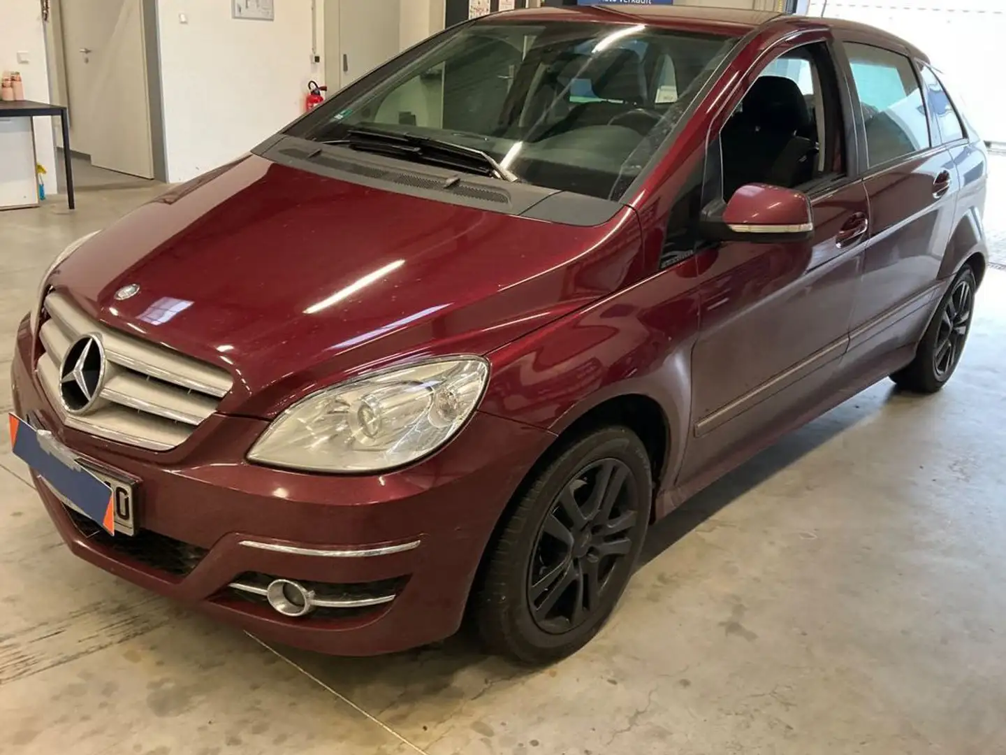 Mercedes-Benz B 200 mit Sport-Paket Rot - 1