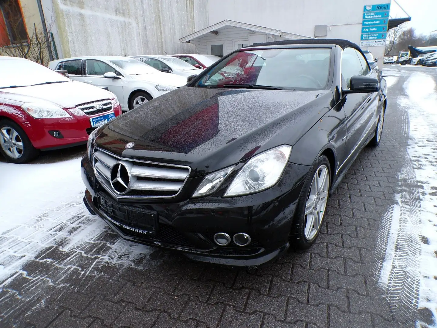 Mercedes-Benz E 200 Cabriolet E 200 CGI BlueEFF. Schwarz - 1