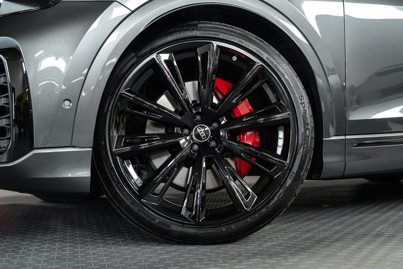 Audi SQ8 4.0 TFSI quattro AHK SHZ HUD PANO B&O STHZ — photo 3