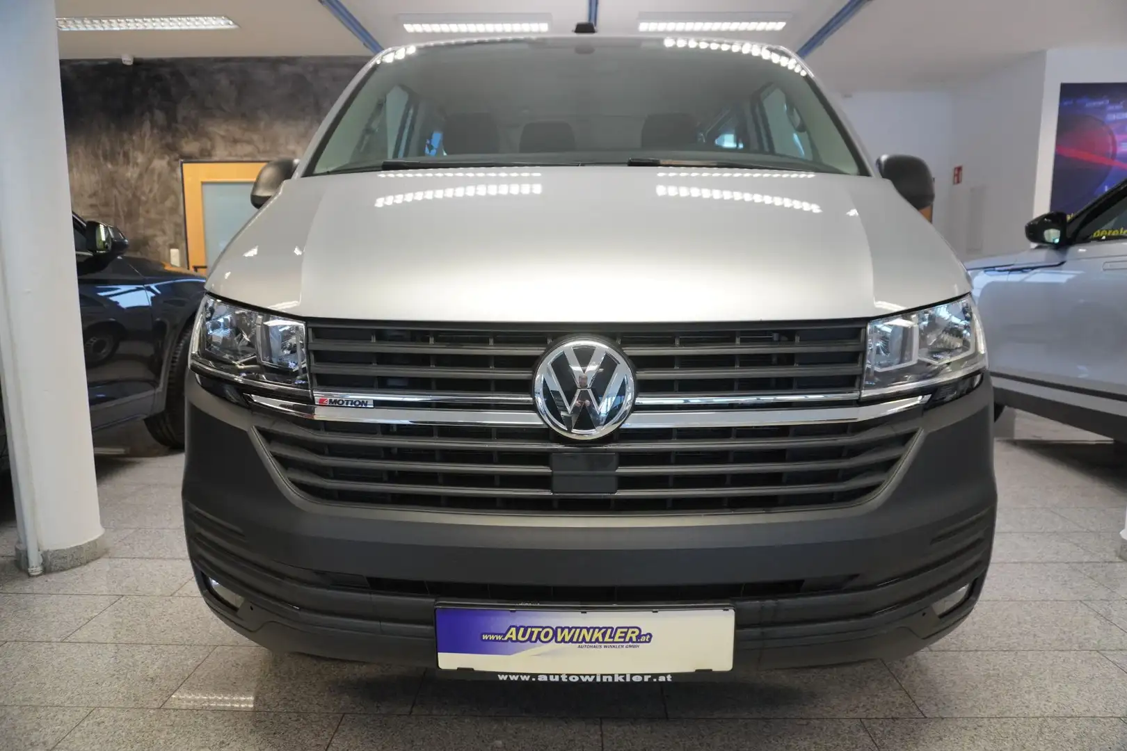 Volkswagen T6.1 Kombi 2.0TDI 4Motion 9Sitze/Lang/Klima/AHK Silber - 2