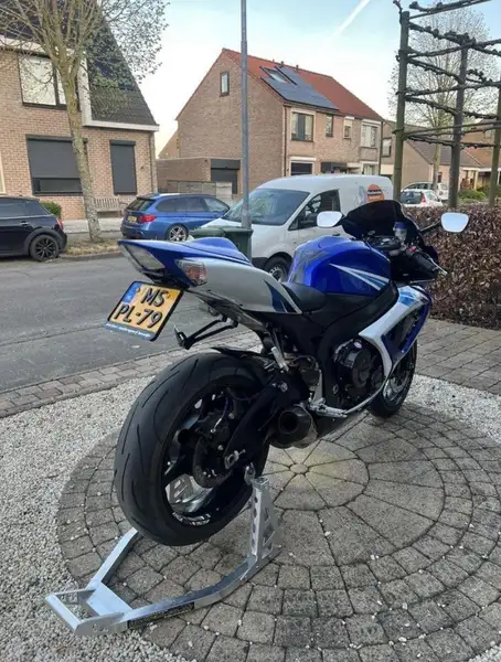Suzuki GSX-R 750 - foto 3