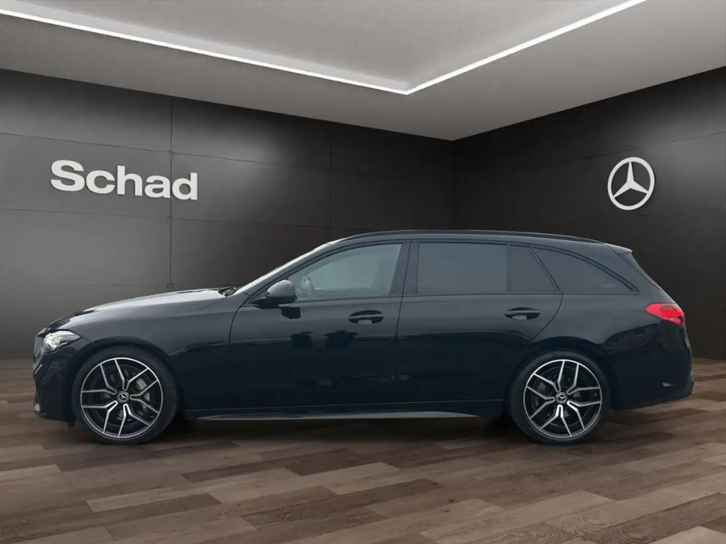 Mercedes-Benz C 220 d T 4M AMG+LED+PANO+AHK+360°+DISTR+DAB+19" Černá - 2