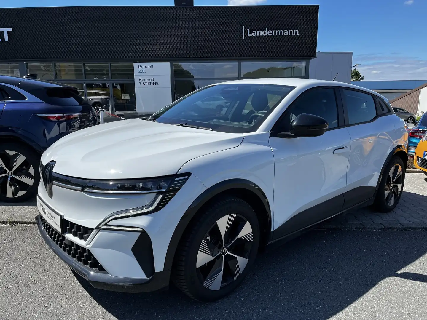 Renault Megane E-Tech Equilibre EV 40 Standard Charge Blanc - 2