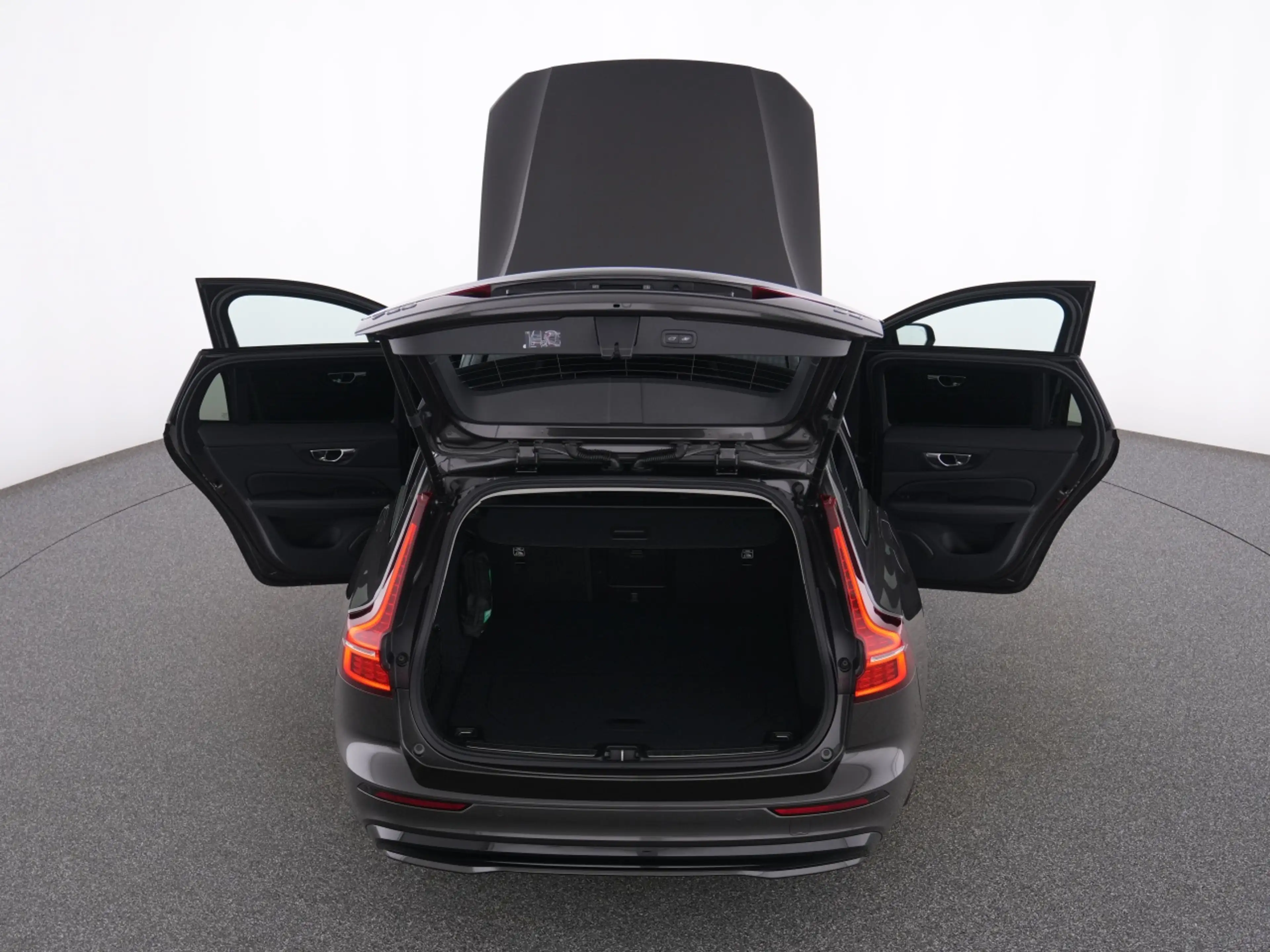 Volvo V60 B4  Plus Dark+FAP+HKSOUND+LM19+MET+WINTERPAK — photo 14