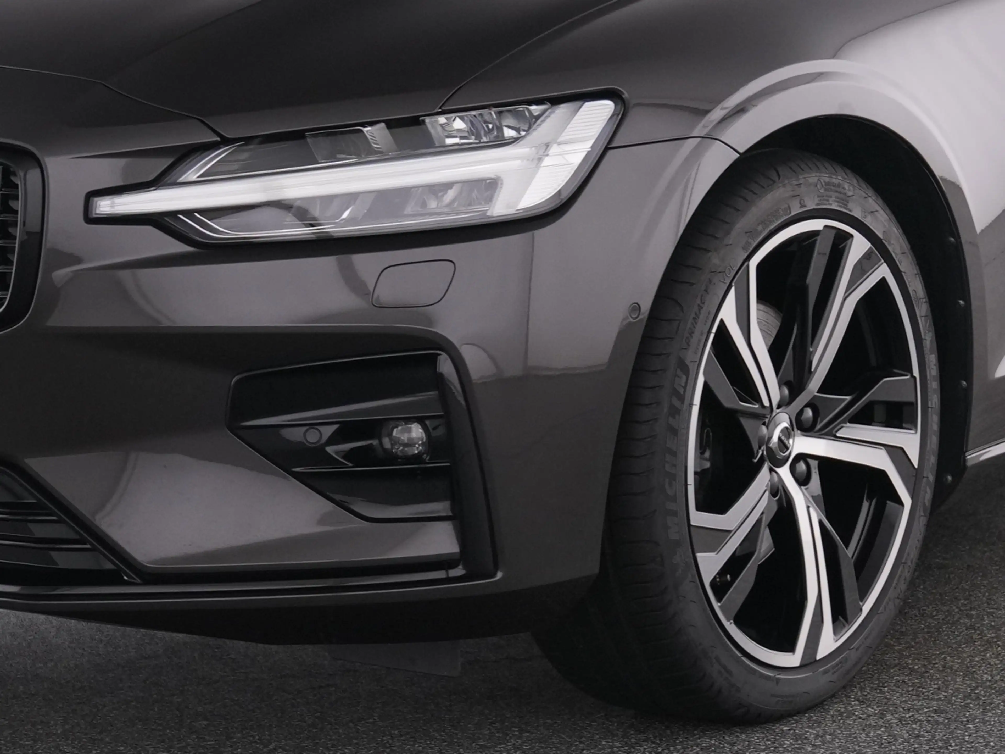 Volvo V60 B4  Plus Dark+FAP+HKSOUND+LM19+MET+WINTERPAK — photo 9