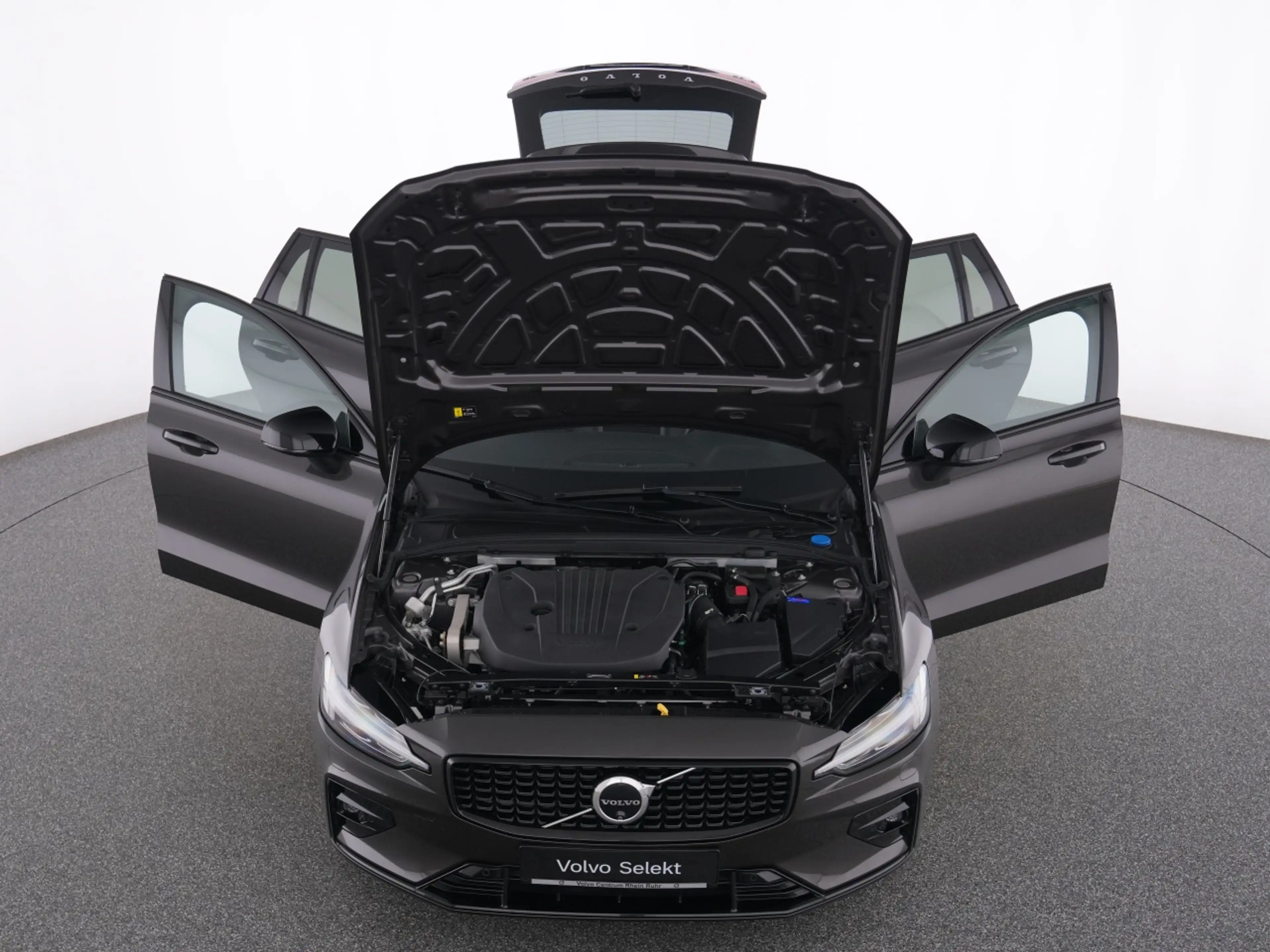 Volvo V60 B4  Plus Dark+FAP+HKSOUND+LM19+MET+WINTERPAK — photo 13