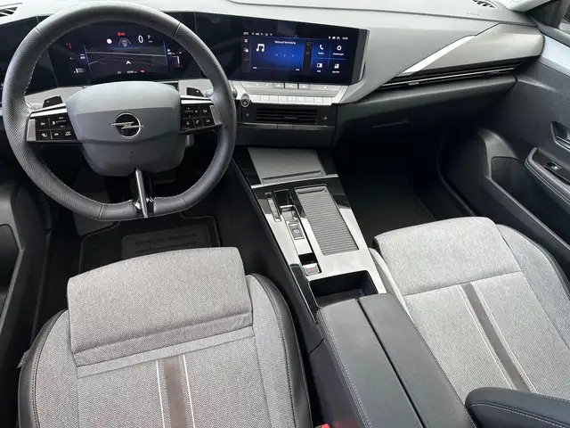 Opel Astra view 12