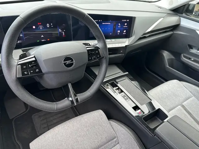Opel Astra view 9