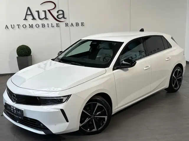 Opel Astra view 2