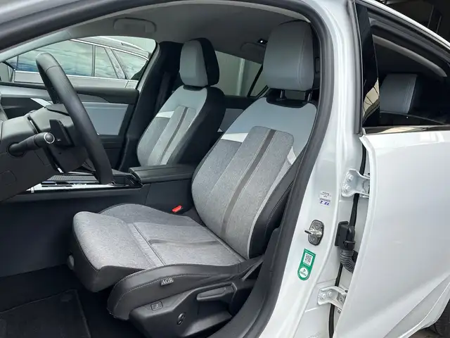 Opel Astra view 10