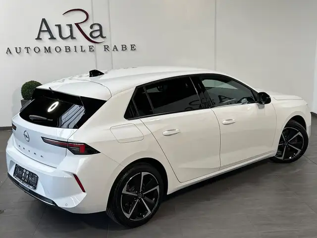 Opel Astra view 5