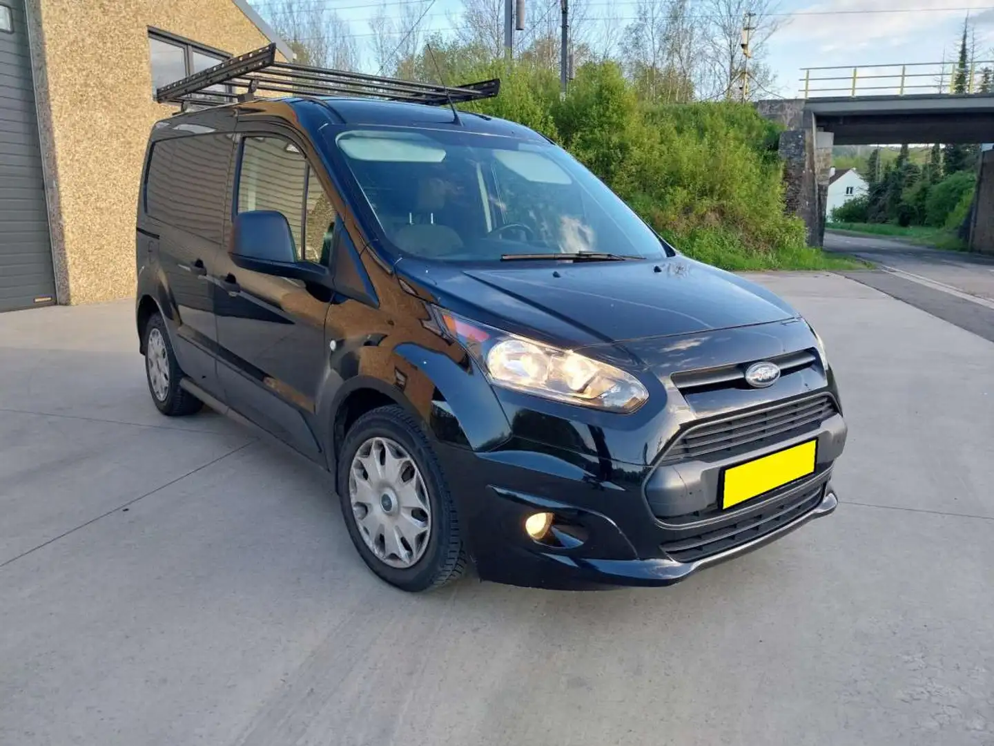 Ford Focus Transit Connect 1.5 TDCI 100 Business Fekete - 1