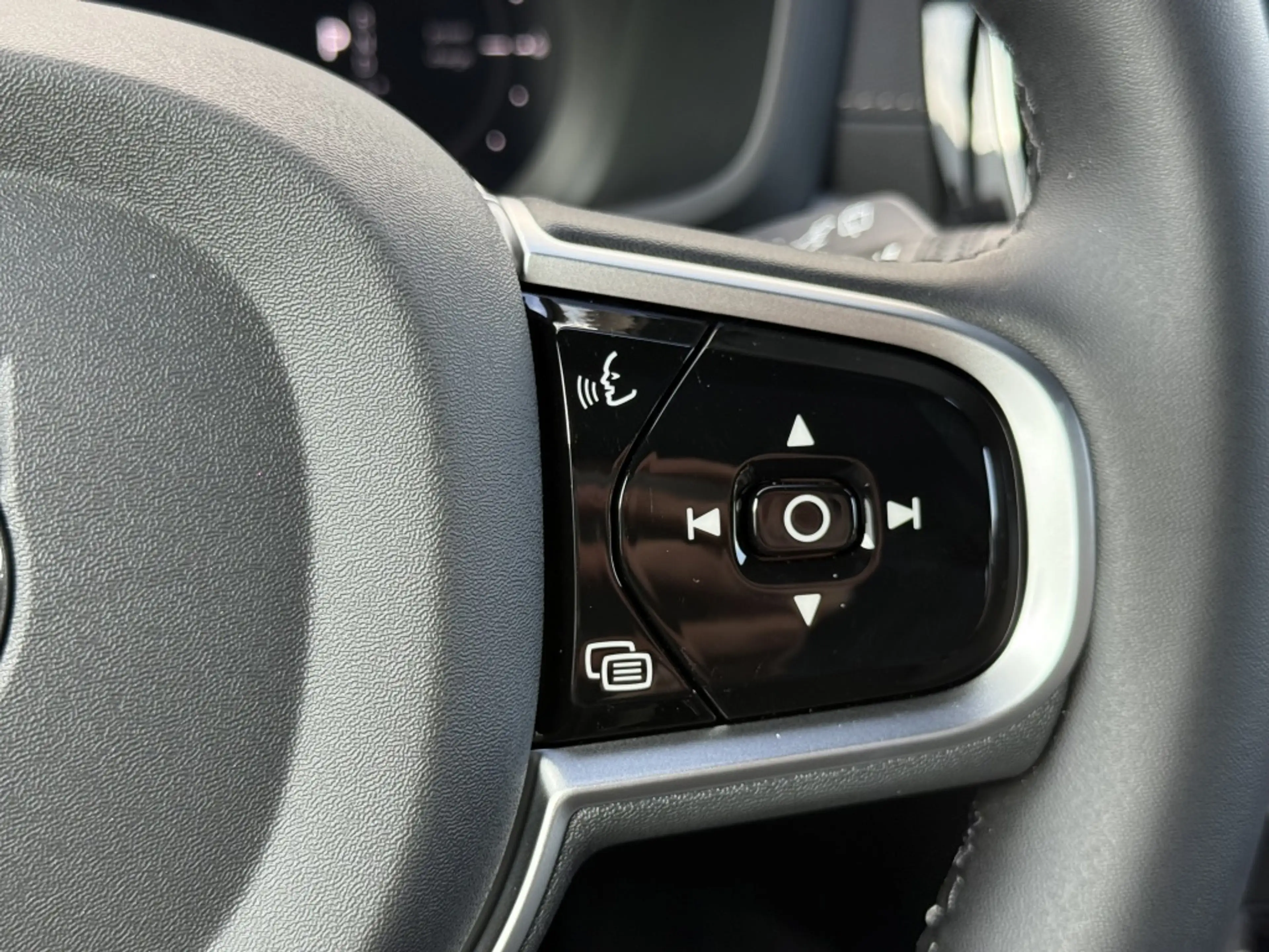 Volvo V60 T6 398PK Recharge Ultra Dark| Pano| 360Camera| Ada — photo 25