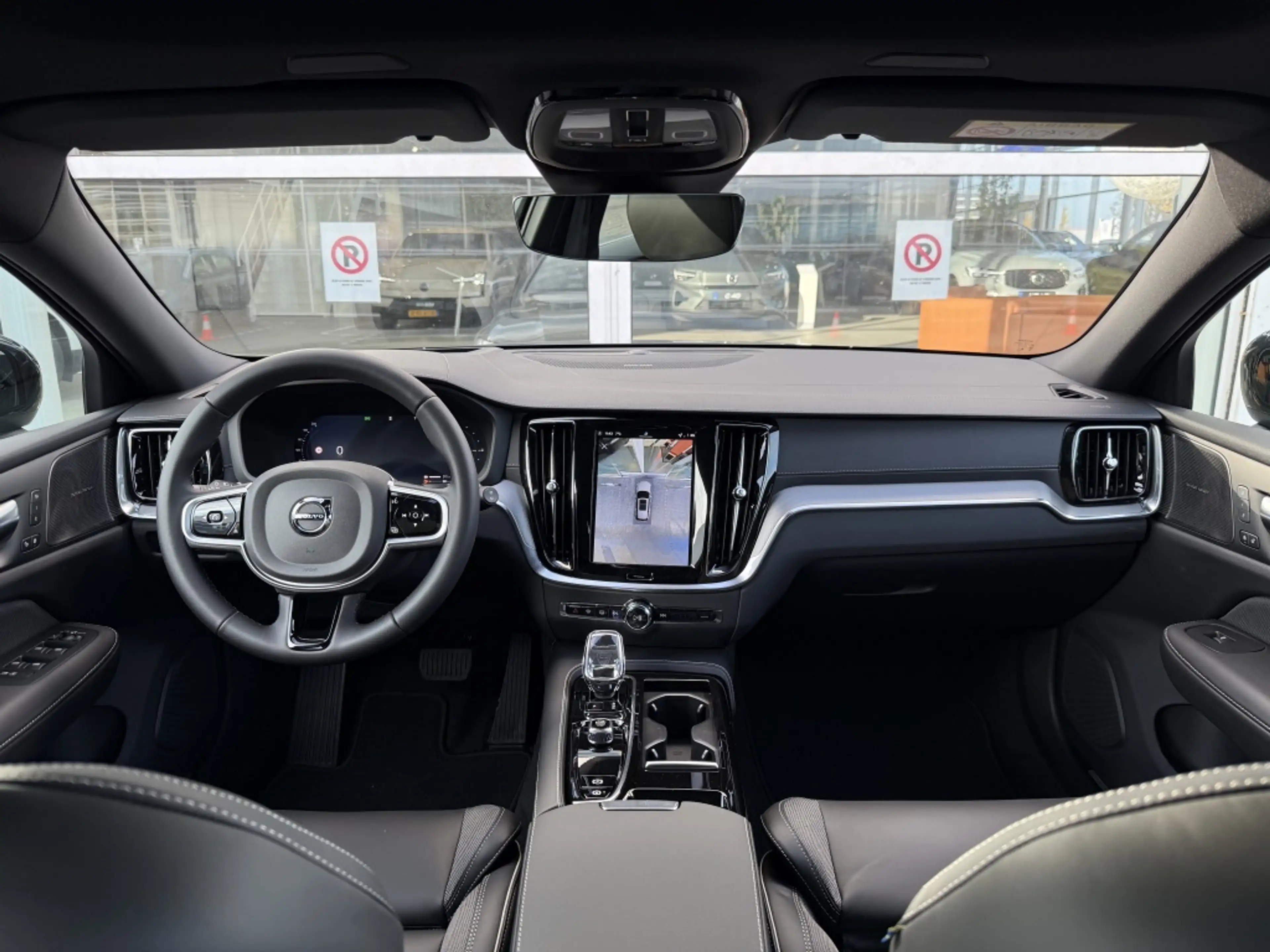 Volvo V60 T6 398PK Recharge Ultra Dark| Pano| 360Camera| Ada — photo 19