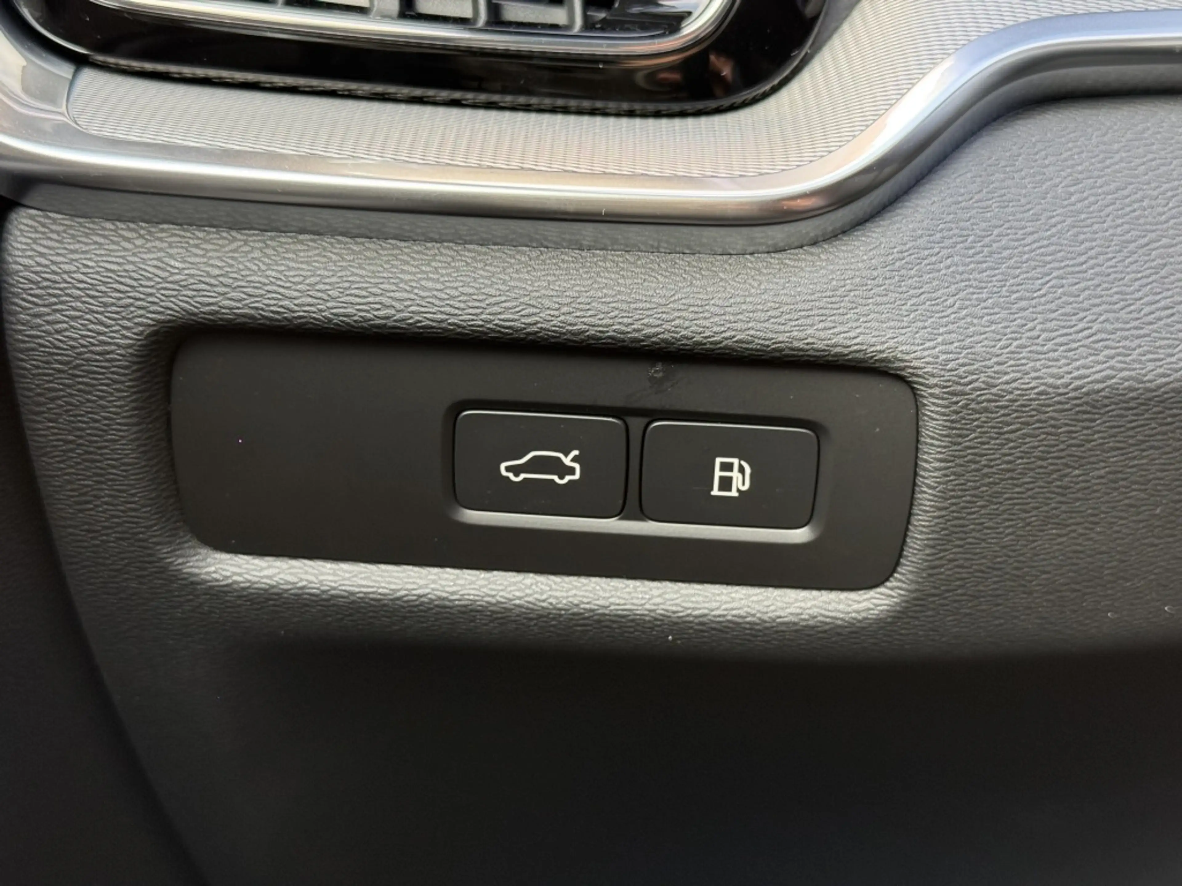 Volvo V60 T6 398PK Recharge Ultra Dark| Pano| 360Camera| Ada — photo 26