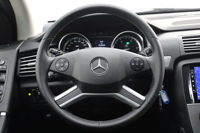 Mercedes-Benz R-Class view 21