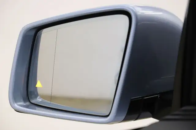 Mercedes-Benz R-Class view 28