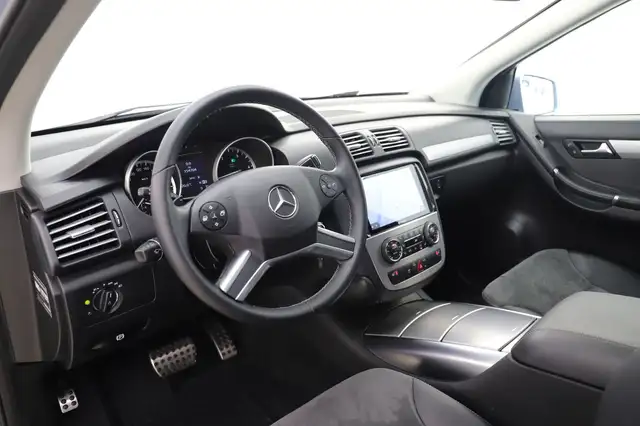 Mercedes-Benz R-Class view 14