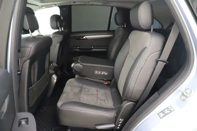 Mercedes-Benz R-Class view 11