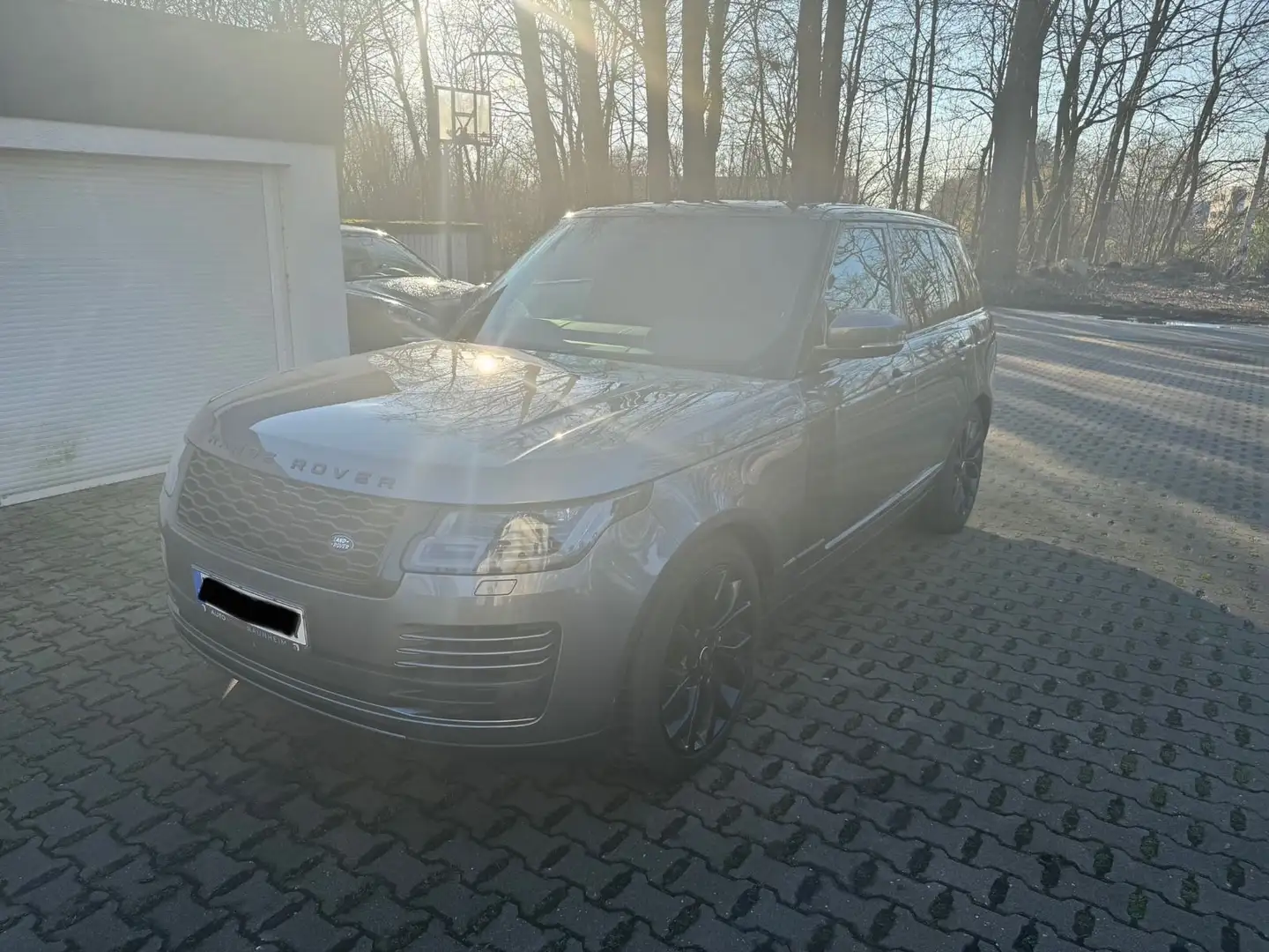 Land Rover Range Rover Vogue 4,4 SDV8 / MOTOR NEU/AHK/PANO Gris - 2