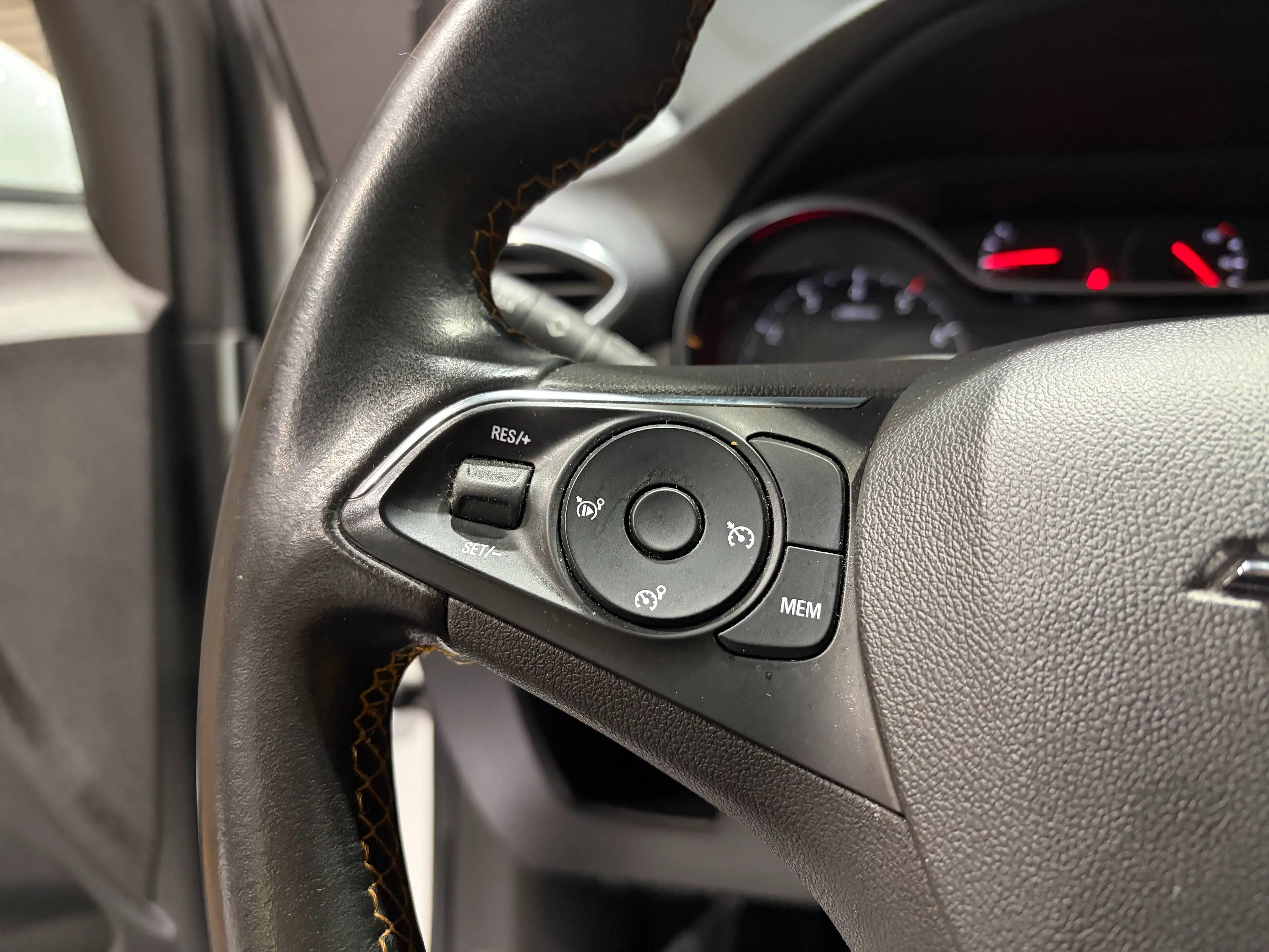 Opel Crossland X 1.2 Turbo ECOTEC *CARPLAY*CRUISE*CAPTEUR AV+AR*GARANTIE* — photo 9