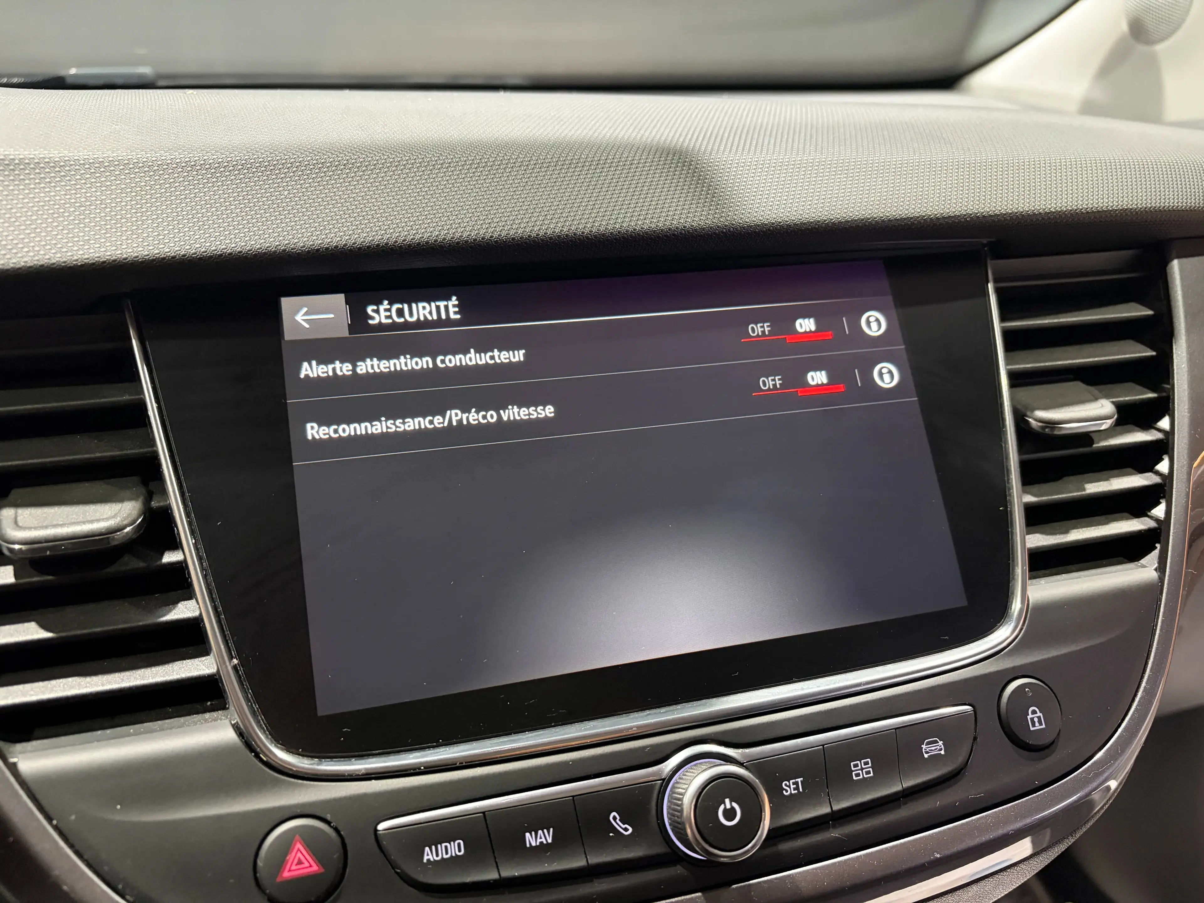 Opel Crossland X 1.2 Turbo ECOTEC *CARPLAY*CRUISE*CAPTEUR AV+AR*GARANTIE* — photo 13