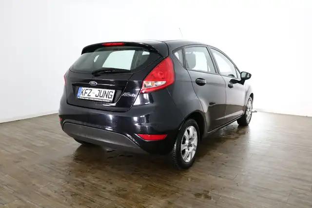 Ford Fiesta view 9
