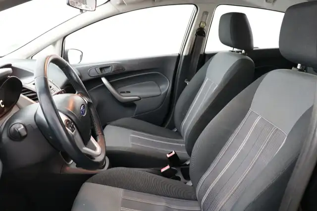 Ford Fiesta view 13