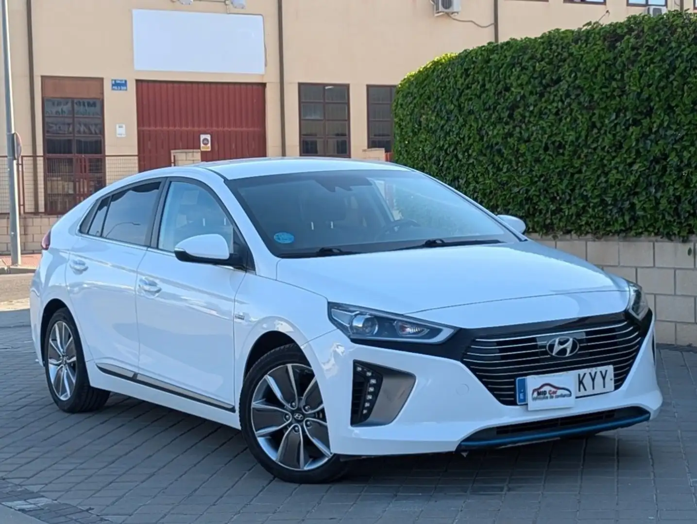 Hyundai IONIQ HEV 1.6 GDI Tecno Blanco - 1