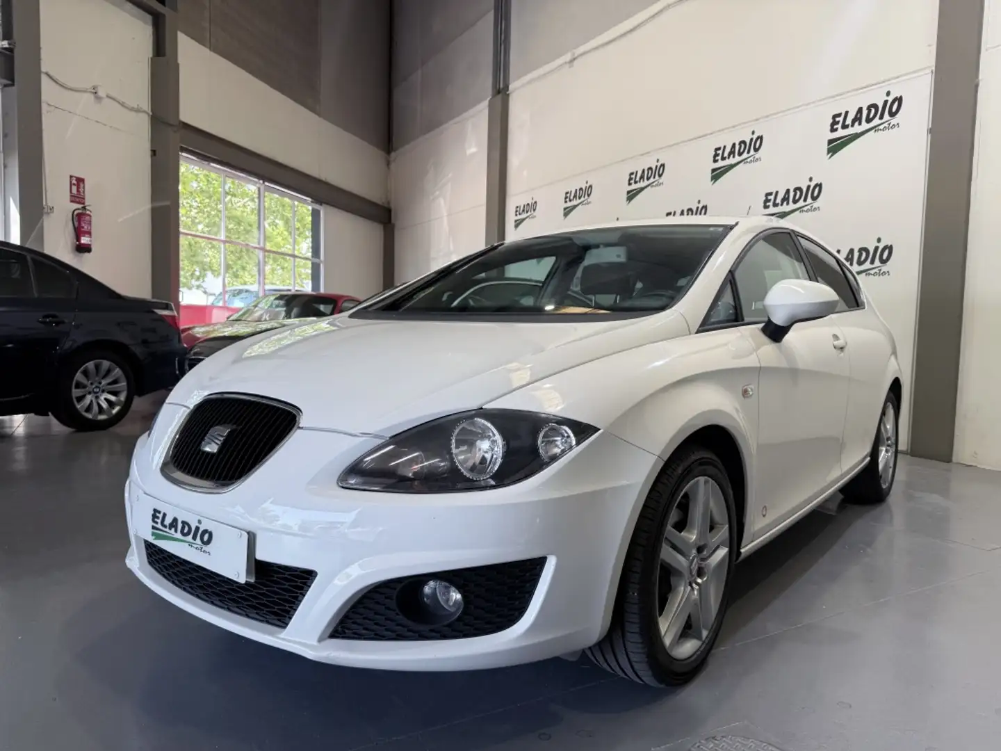 SEAT Leon 1.6TDI CR Style Copa Blanco - 1