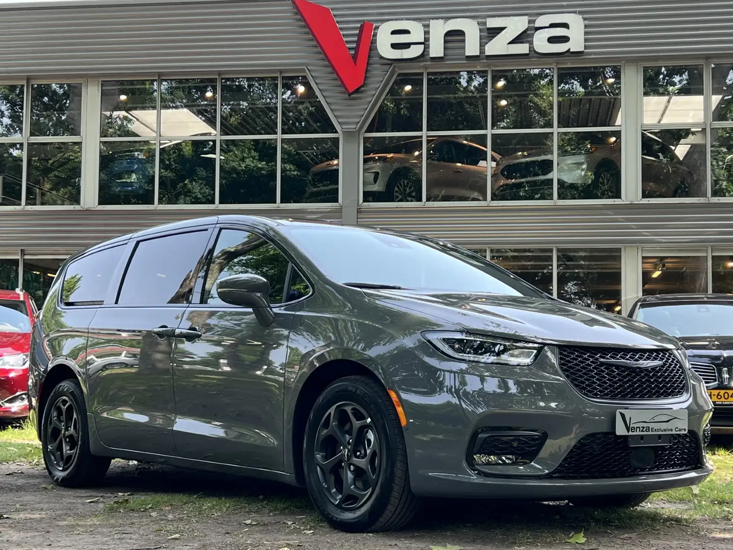 Chrysler Grand Voyager 3.6 V6 Limited S Hybride Gris - 1
