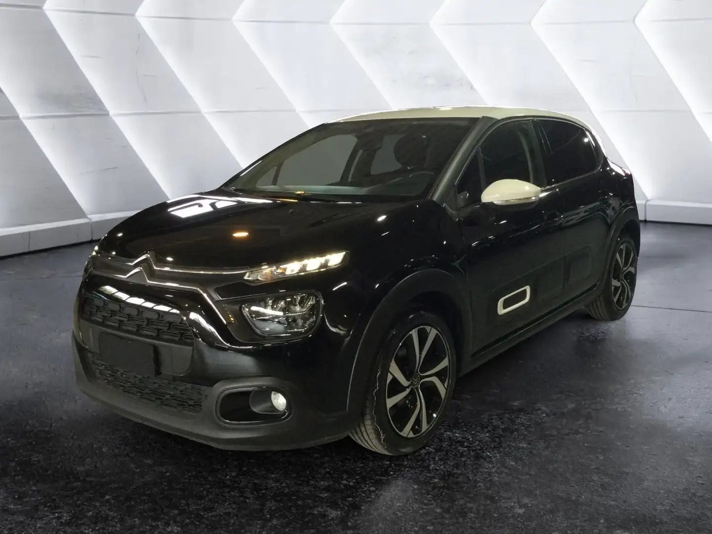 Citroen C3 C3 PureTech 110 S&S Shine Negro - 1