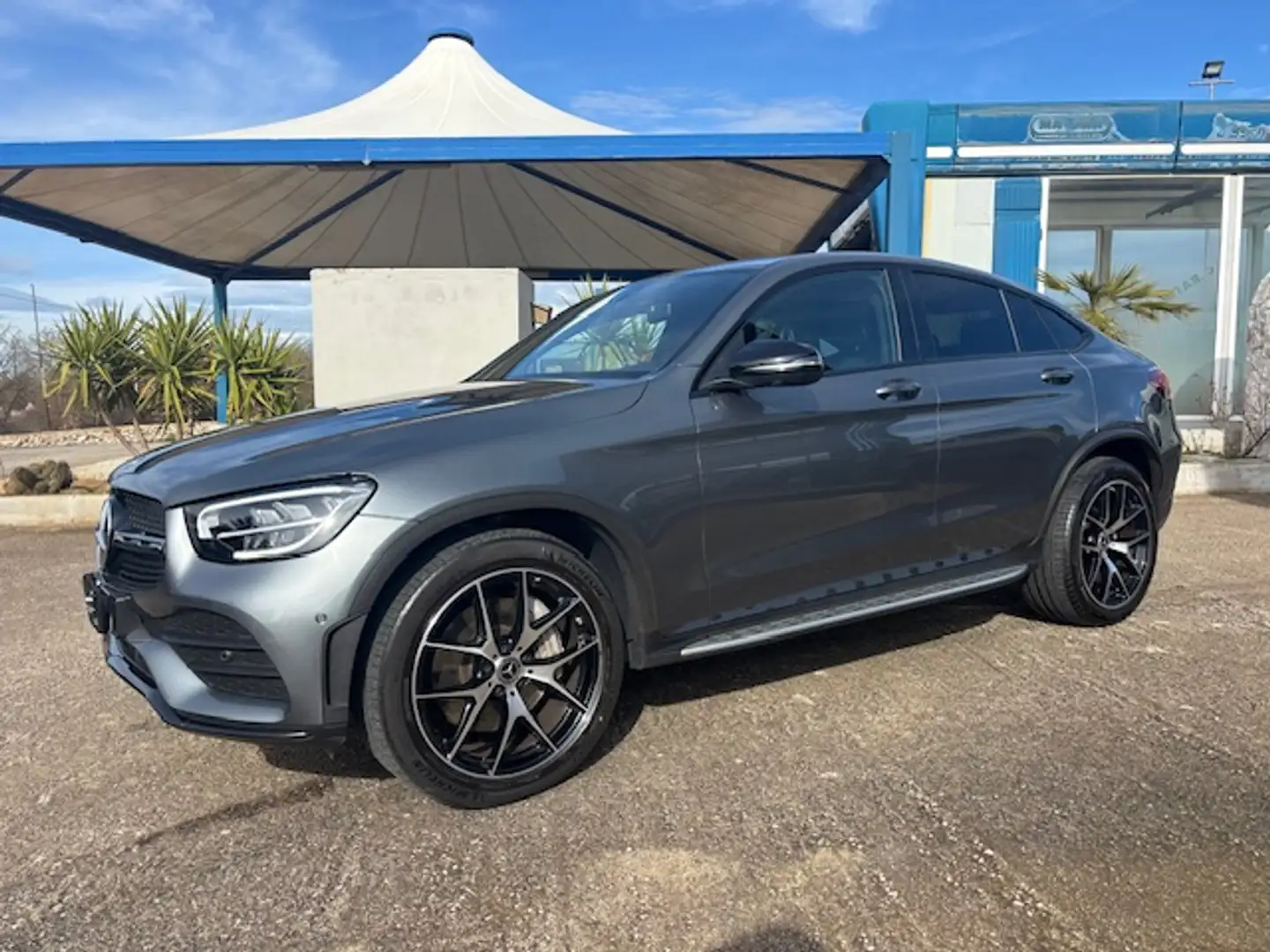Mercedes-Benz GLC 220 d Coupe Premium AMG 4matic 194CV 2022 Bleu - 1