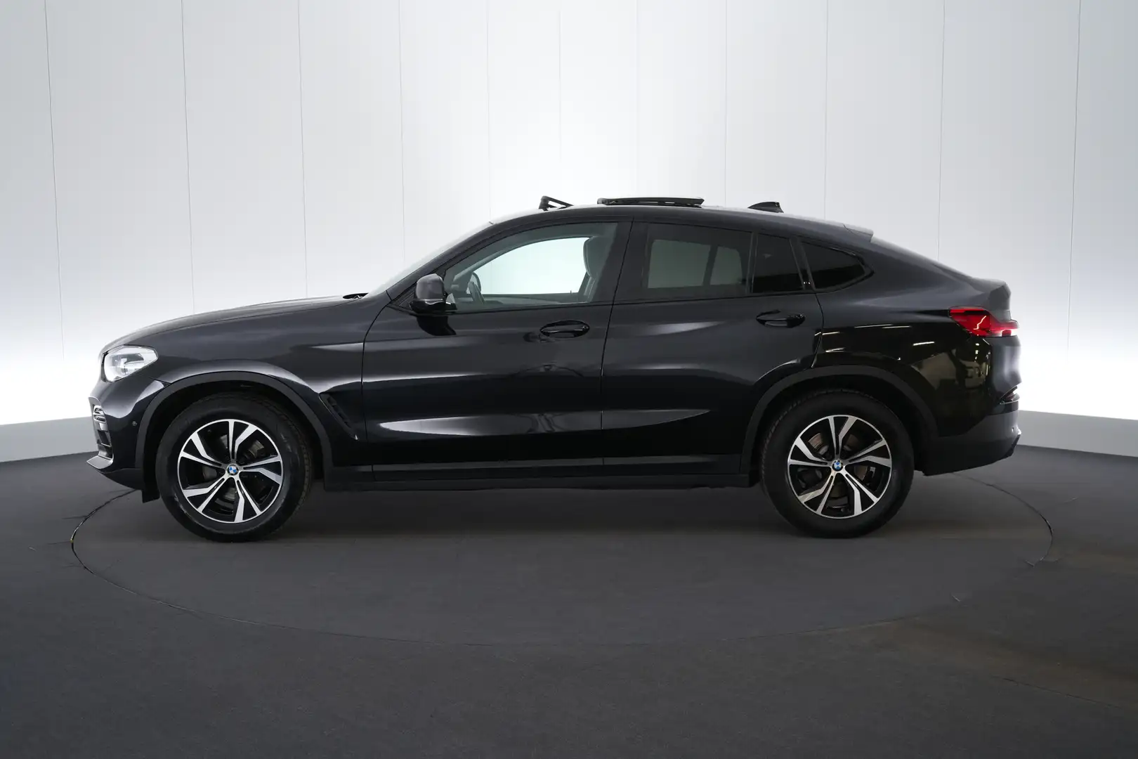 BMW X4 2.0dA xDrive20 Business LEDER/CUIR LED GPS PDC CAM Fekete - 2