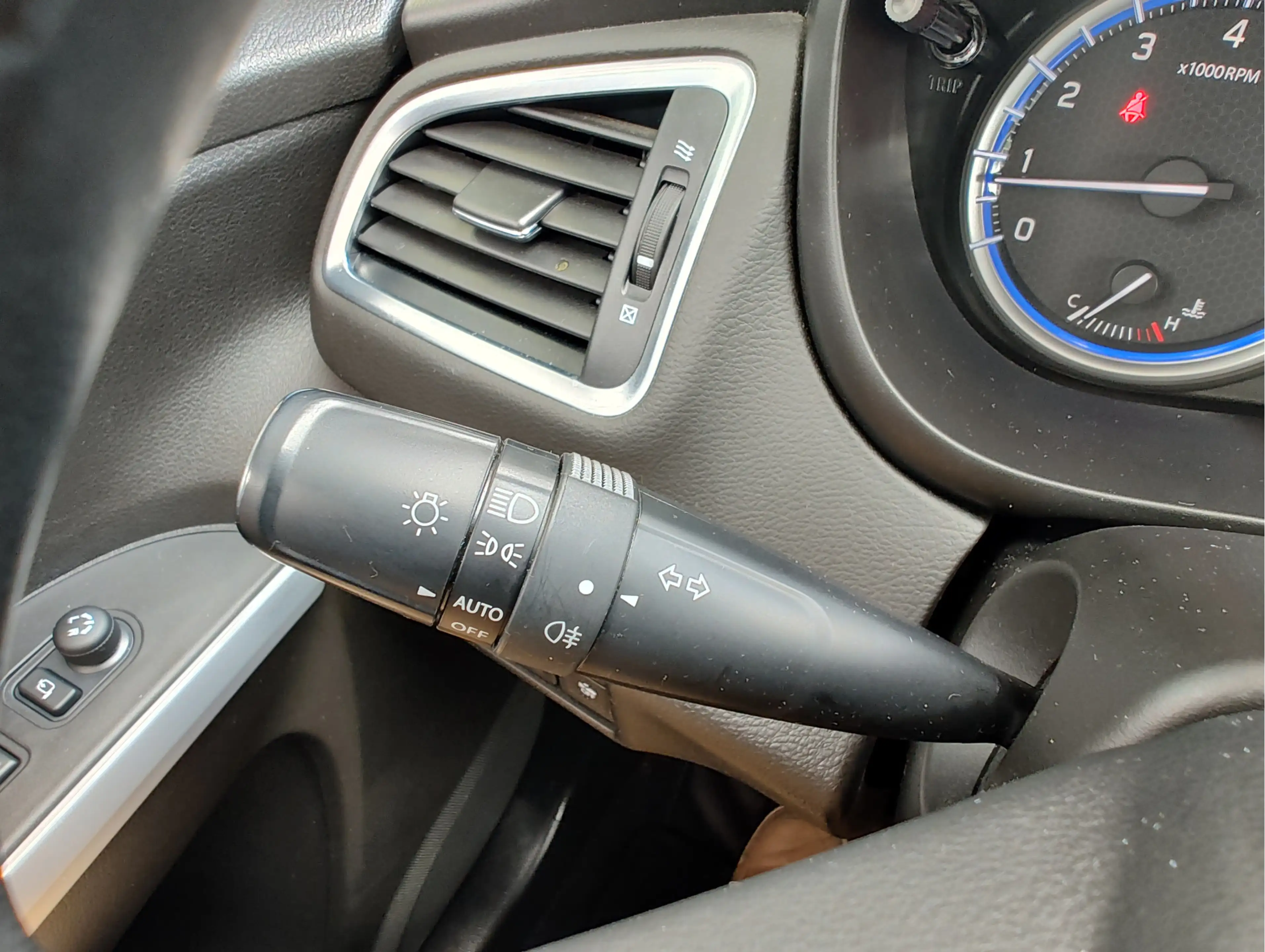 Suzuki S-Cross 1.4 BOOSTERJET SELECT SMART HYBRID Navi | Camera | — photo 27