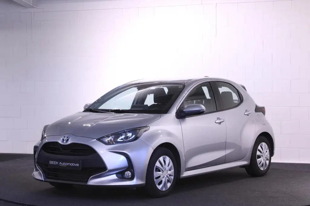 Toyota Yaris 2021 из Европы — купить под ключ