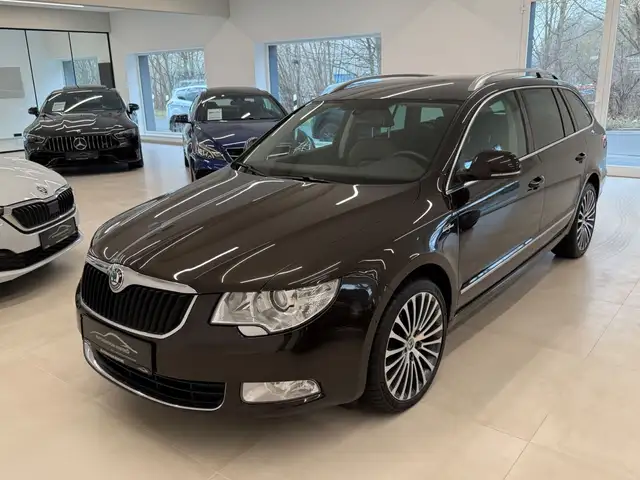 Skoda Superb Combi 2.0 TSI Laurin & Klement 1 Hand