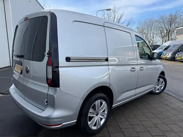 Volkswagen Caddy view 2