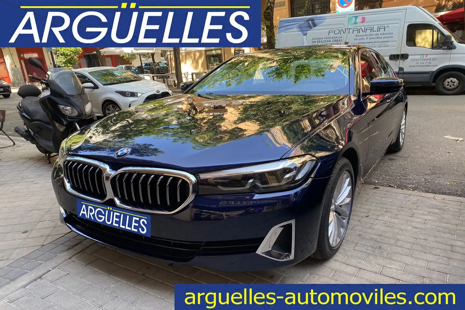 BMW 540 i A Luxury 333cv Bleu - 1