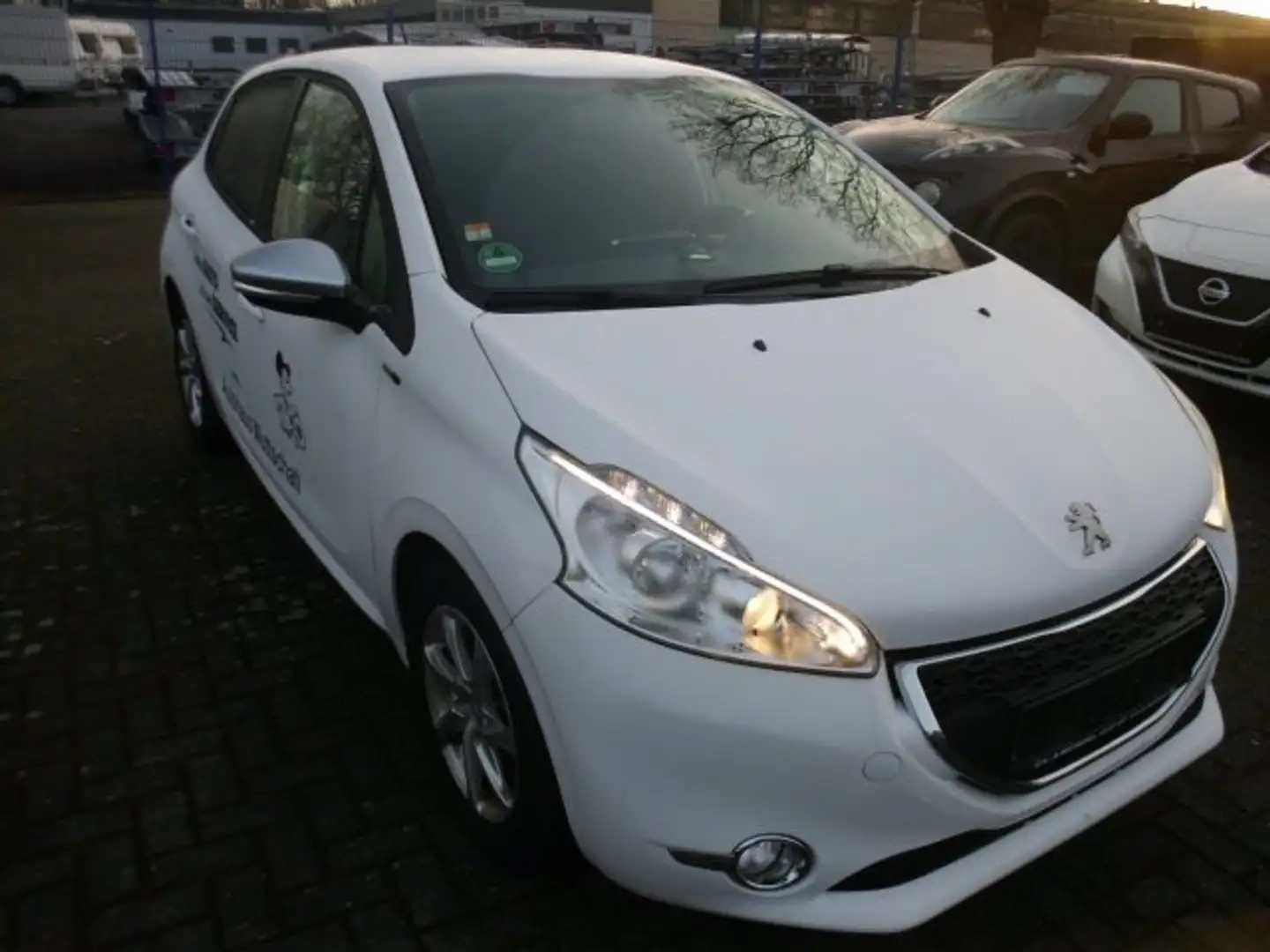 Peugeot 208 1,6 e-HDI STYLE 92PS STOP&START   !!!TOP!!! Weiß - 2