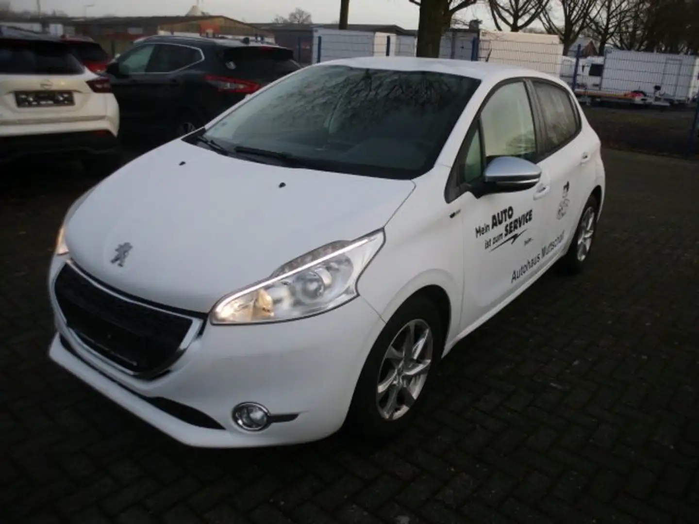 Peugeot 208 1,6 e-HDI STYLE 92PS STOP&START   !!!TOP!!! Weiß - 1