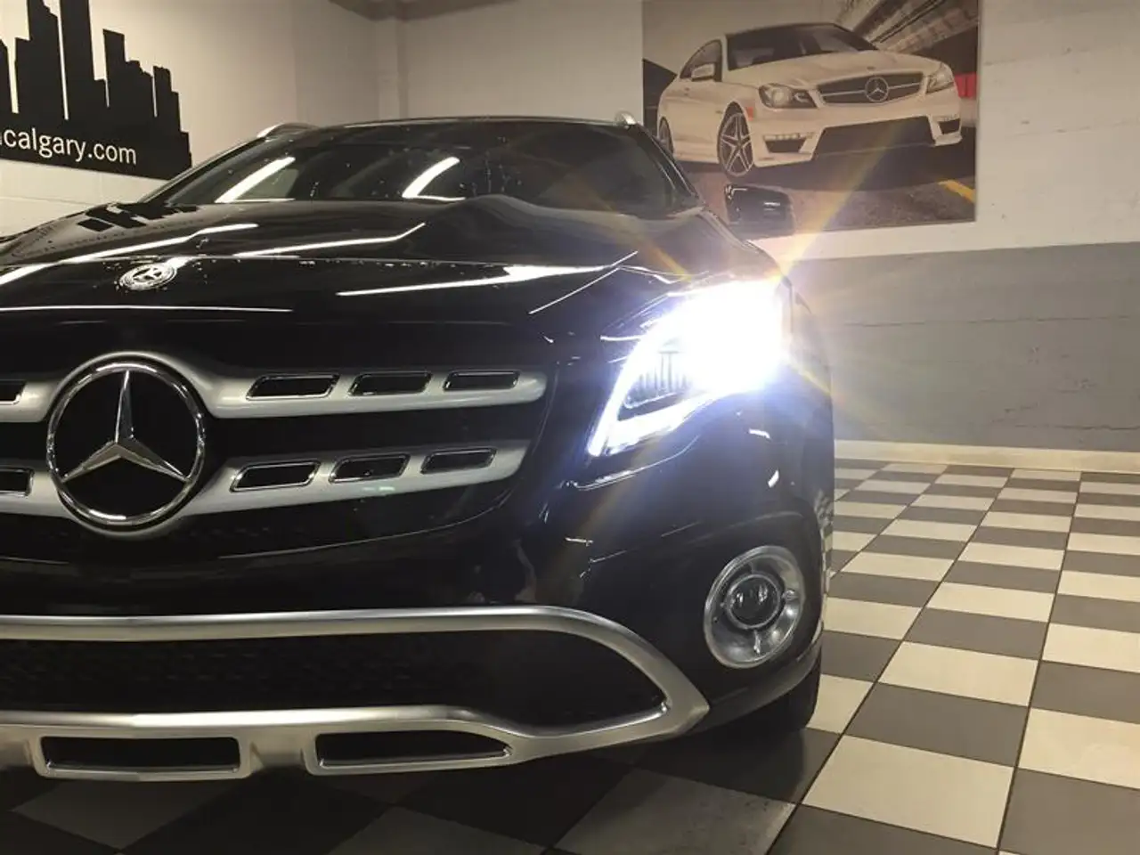 Mercedes-Benz GLA снимка Mercedes-Benz GLA