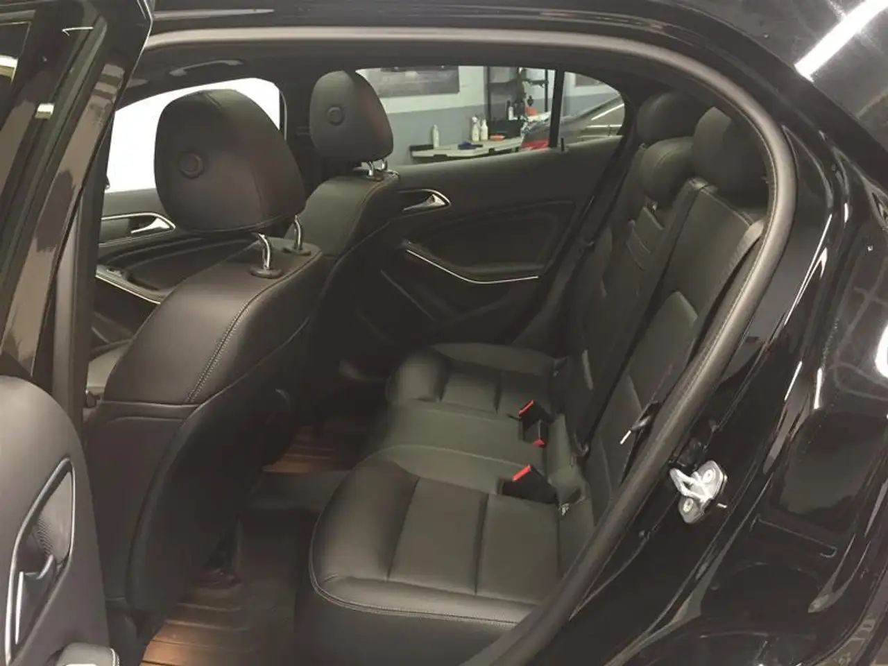 Mercedes-Benz GLA снимка Mercedes-Benz GLA
