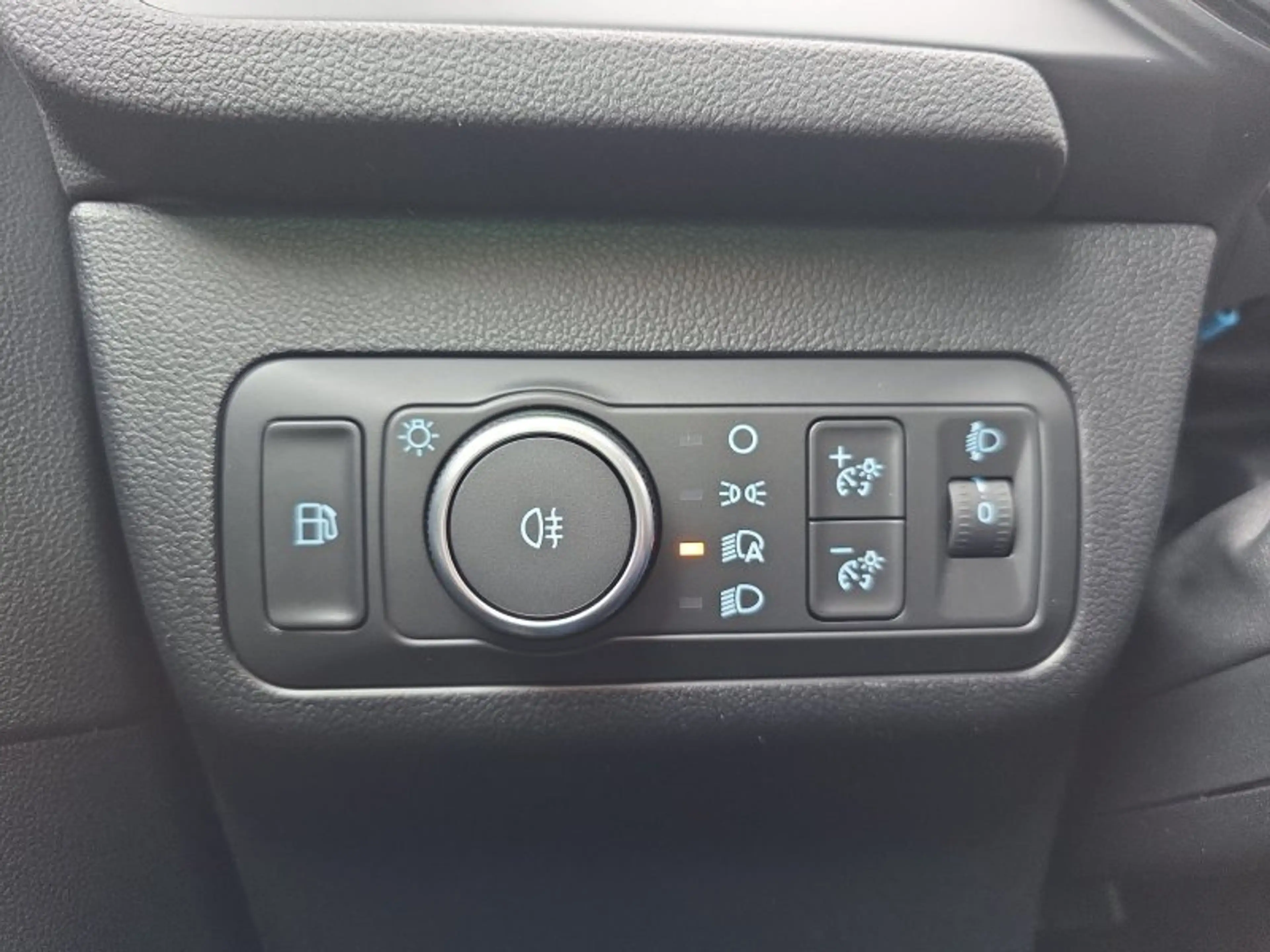 Ford Kuga ST-Line 2.5 Plug-in-Hybrid aAHK/Keyless/Winterp/LE — photo 38