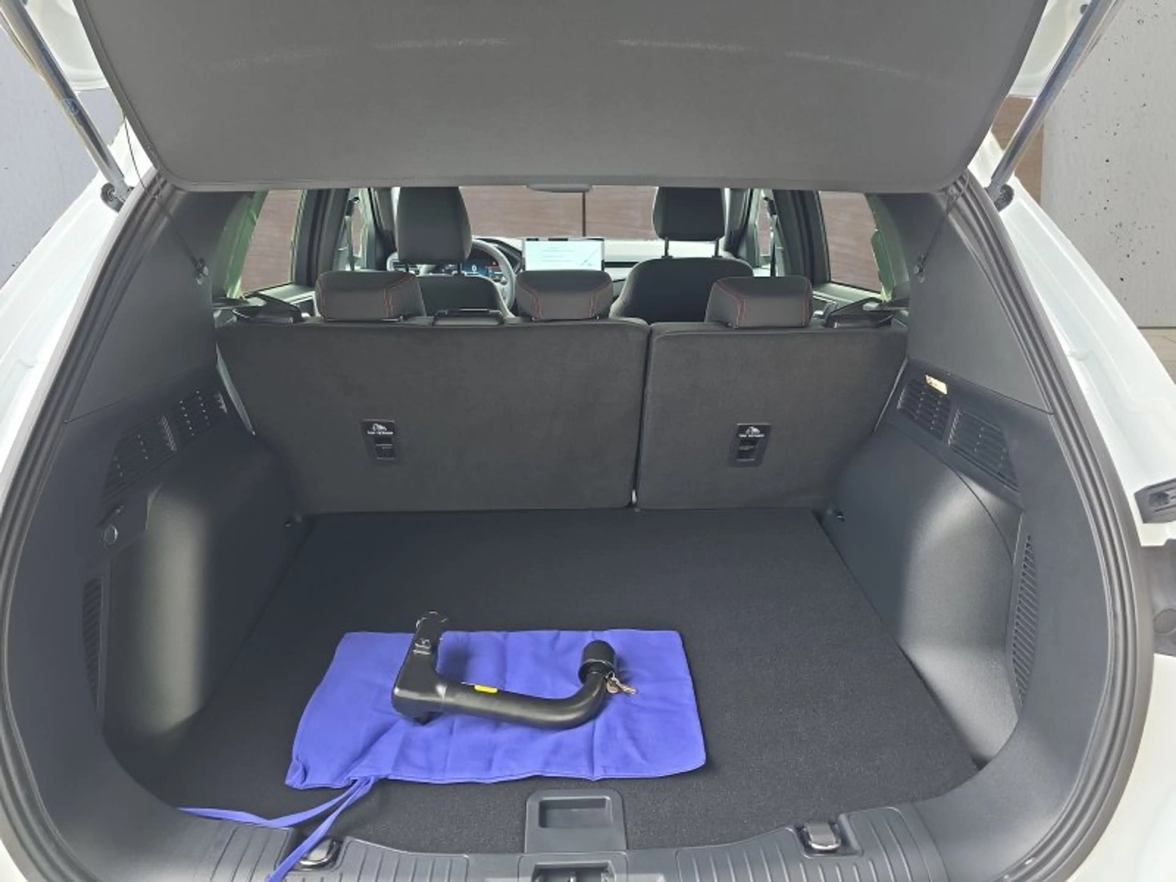 Ford Kuga ST-Line 2.5 Plug-in-Hybrid aAHK/Keyless/Winterp/LE — photo 31