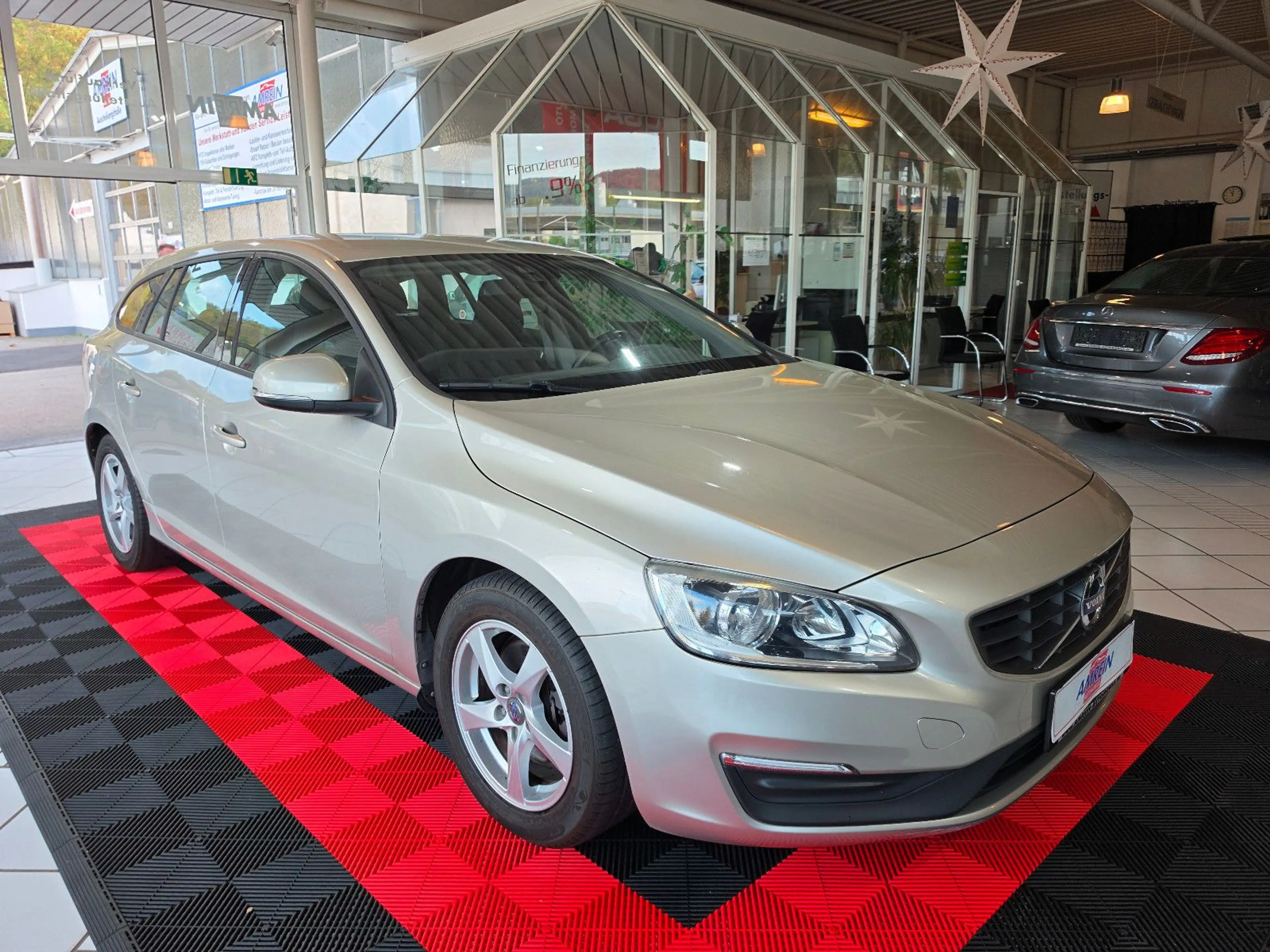 Volvo S60 Lim. Business Edition+NAVI+TEILLEDER+XENON+ — photo 2
