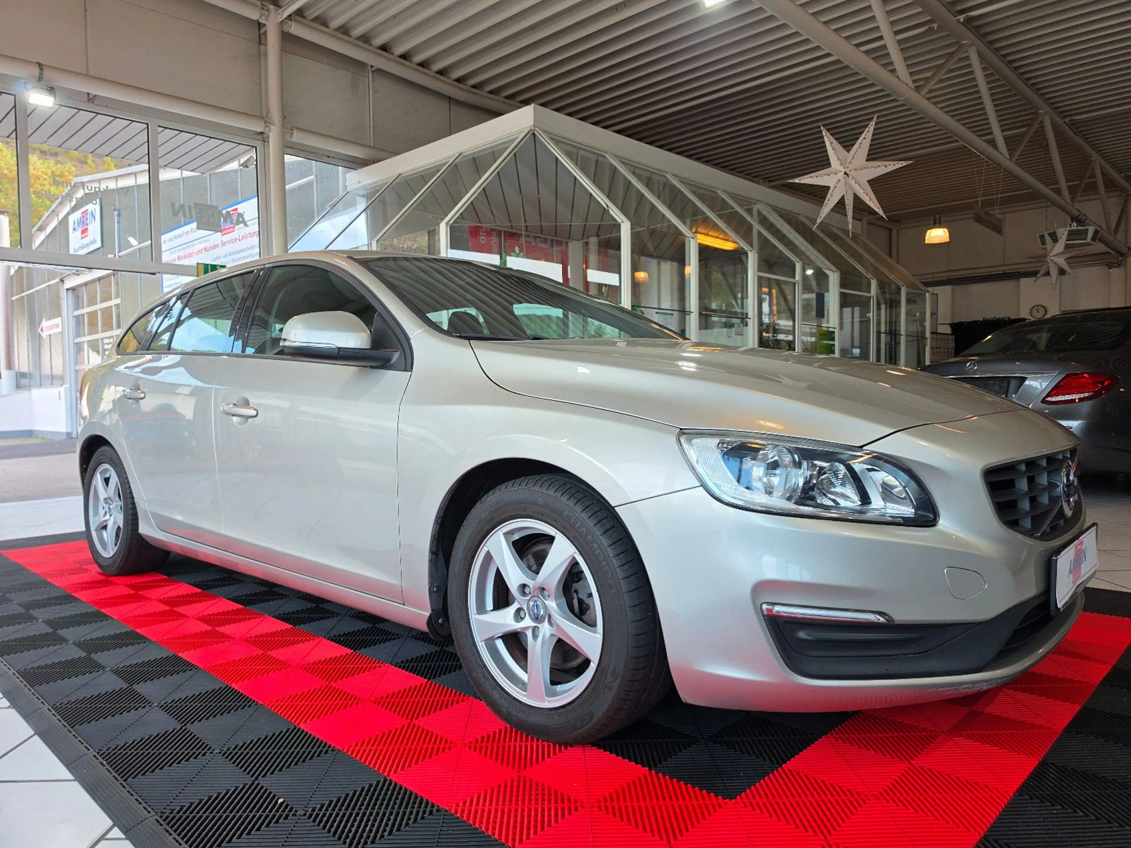 Volvo S60 Lim. Business Edition+NAVI+TEILLEDER+XENON+
